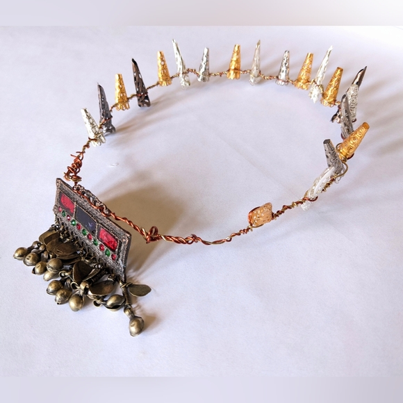 Handmade Spiked Wire Crown with Salvaged Vintage Jewelry Remnant - one of a kind - Picture 5 of 6
